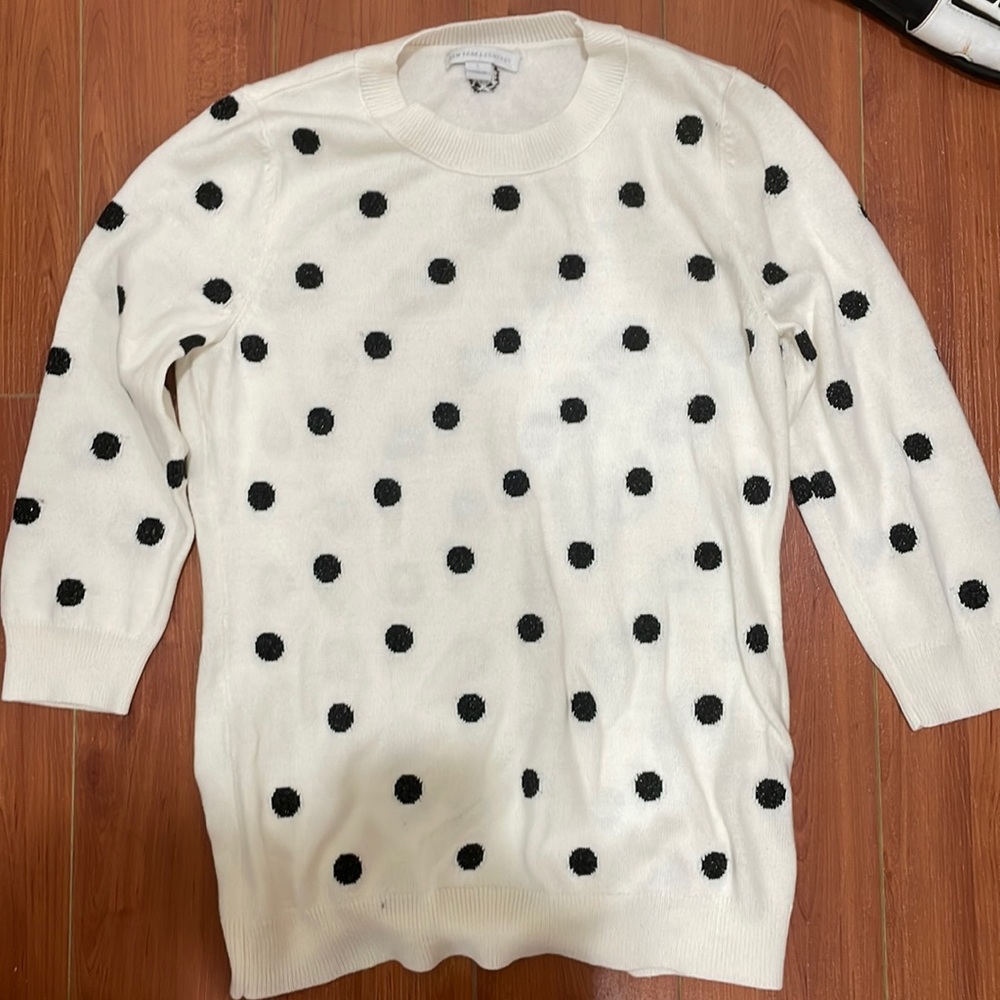 Sweater with polka dots